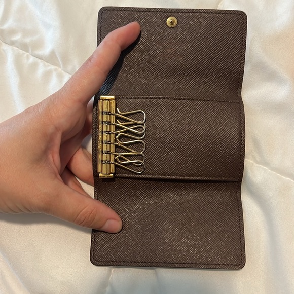 Louis Vuitton Keyring Holder - Picture 5 of 10